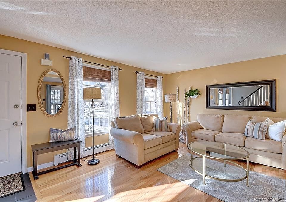 1st image of 18 Rockwell Ct