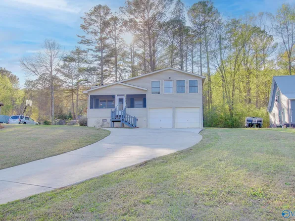 1129 Honeycomb Rd, Grant, AL 35747