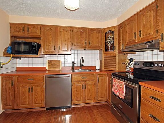 5th image of 2612 Keats Dr
