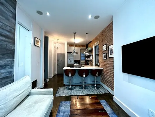 Rented by Douglas Elliman | media 7