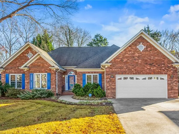 4415 Asbury Place Dr, Clemmons, NC 27012