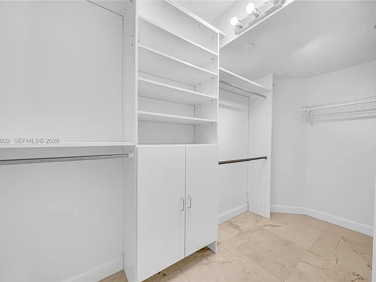 3600 Mystic Pointe Dr #1816 — Photo 17