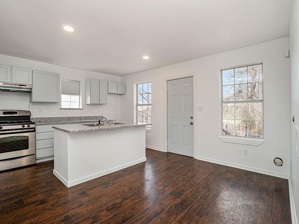 1st image of 3611 Noble Ave APT B