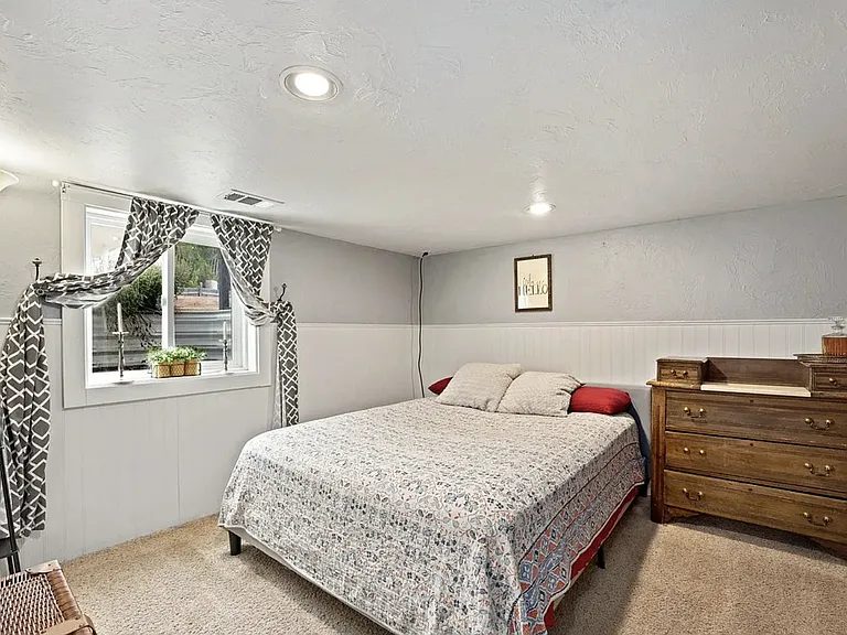 224 S Washington Ave — Photo 12