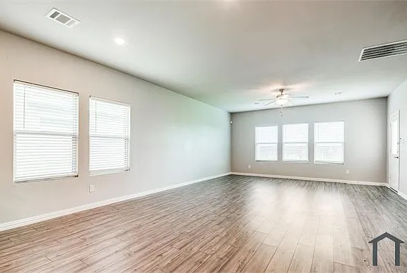 5219 Amistad Ave — Photo 12