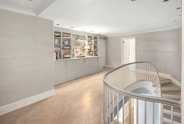 Entry / hallway, photo 2
