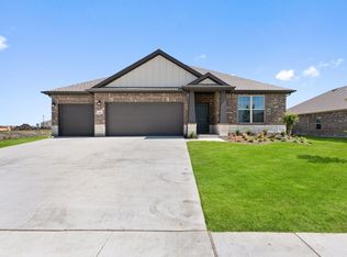216 Briarwood Dr, Nevada, TX 75173