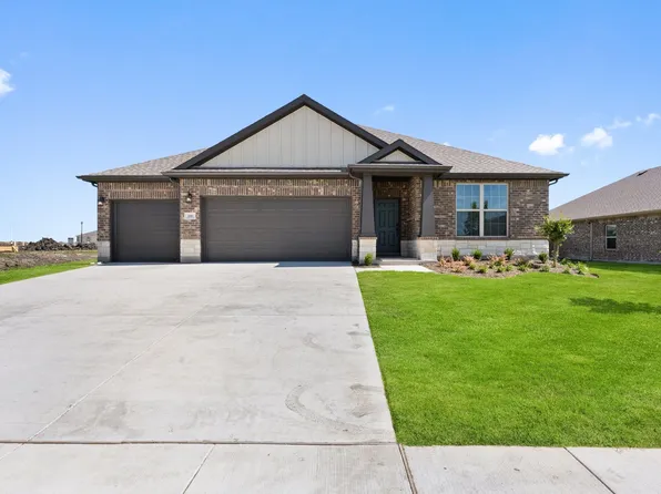 216 Briarwood Dr, Nevada, TX 75173