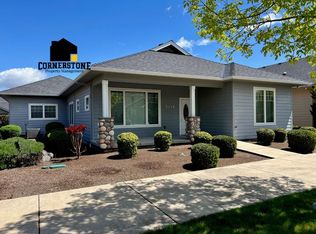 1320 N Haskell St, Central Point, OR 97502