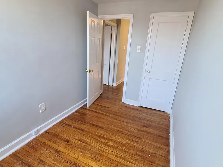 7013 Rutland St — Photo 9