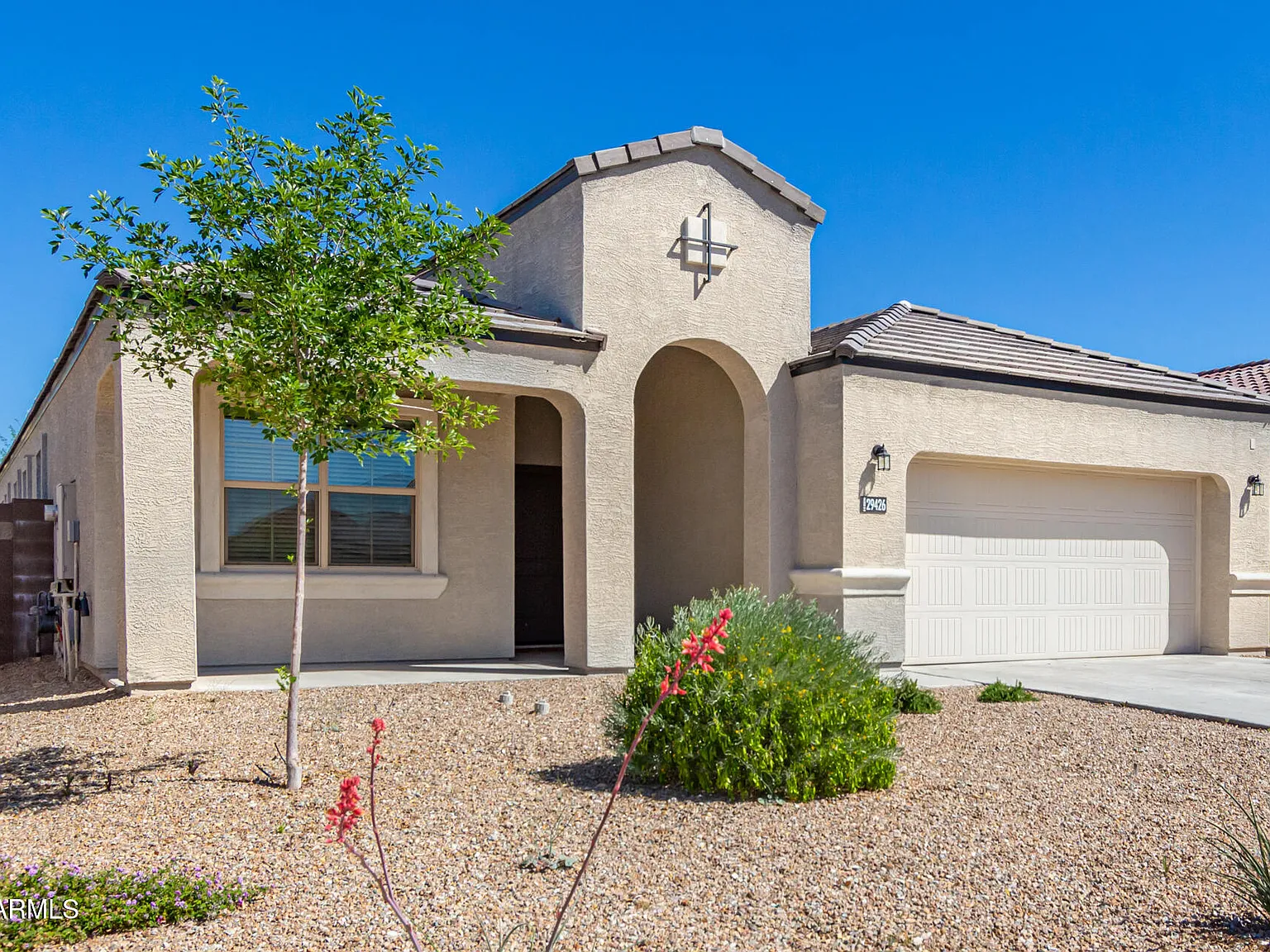 4 bed, 2.0 bath, 2094 sqft, $1,850 — Photo 1