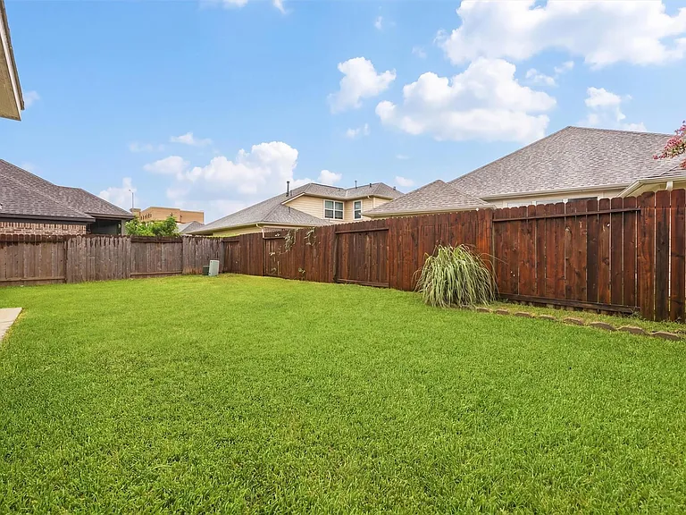 5211 Cayenne Ln — Photo 24
