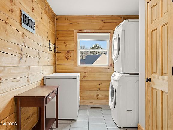 12th image of this home