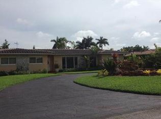 8460 SW 4th St, Miami, FL 33144