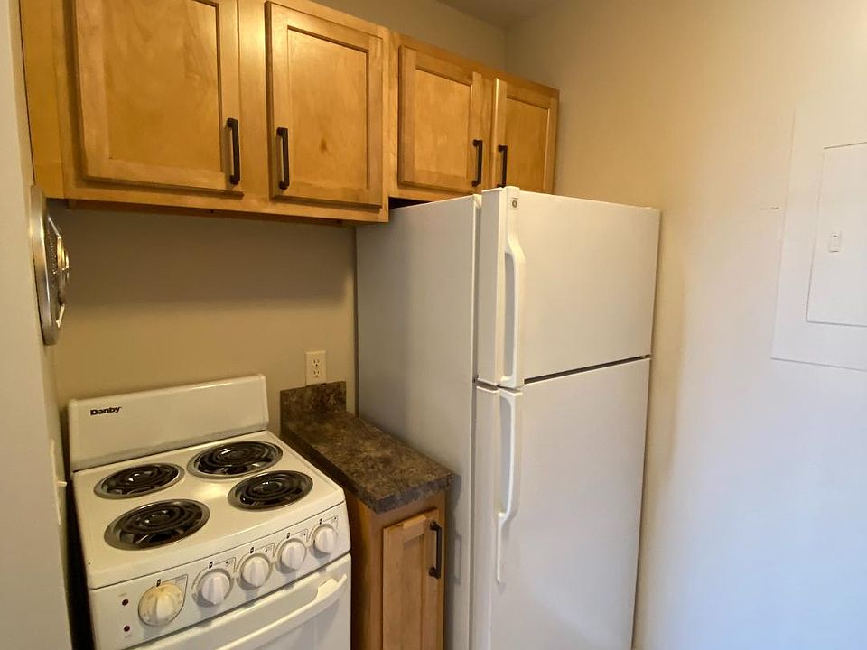 1st image of 1810 E St #303