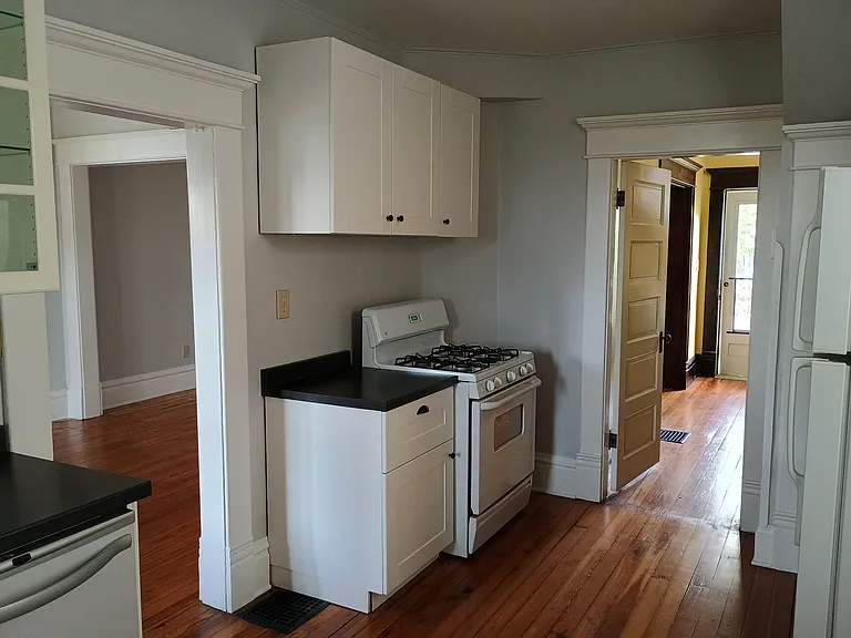 1361 Hamlet St — Photo 7