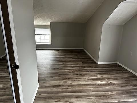3rd image of 20 Poplar St