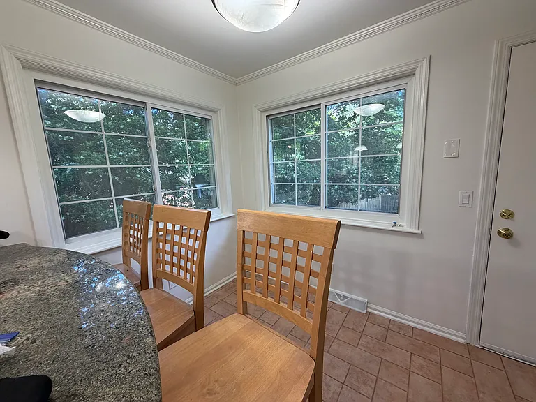704 Sussex Ct — Photo 8