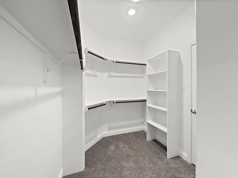 1718 Forest Mist Dr — Photo 24