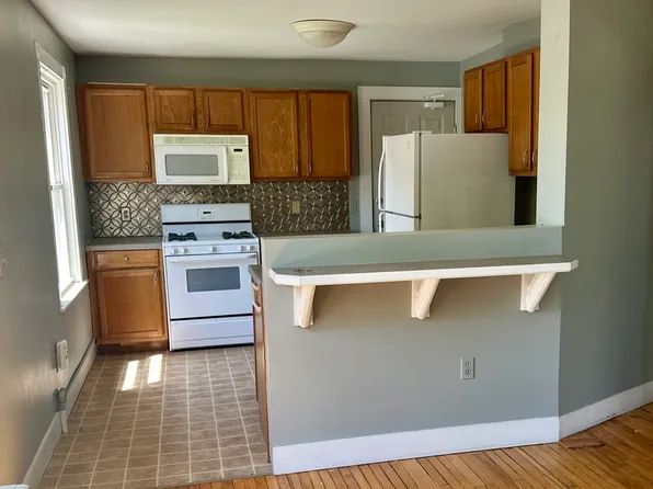 28 Saint George St APT 3, Portland, ME 04103