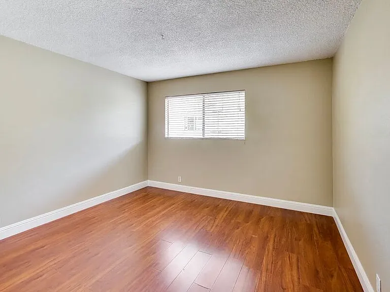 561 S 7th St #5 — Photo 9