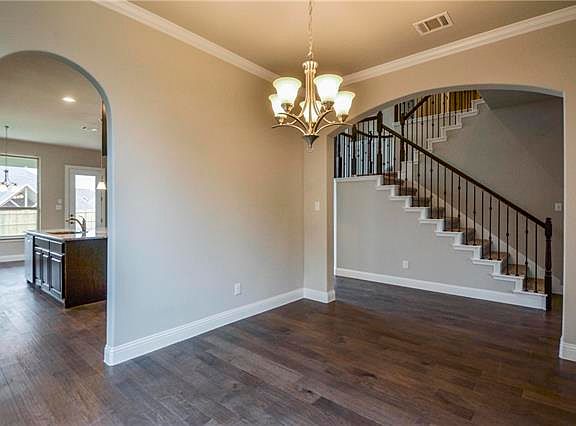 4th image of 115 Magnolia Ln