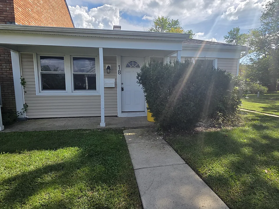 18 Roberts Pl