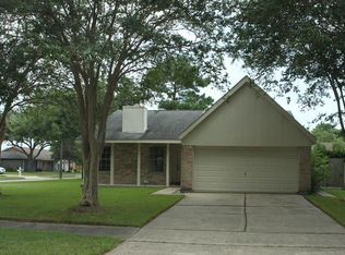 914 Willow Creek Dr, La Porte, TX 77571