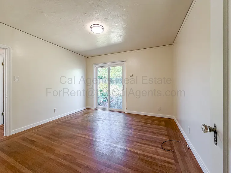 247 Cambridge Ave — Photo 8