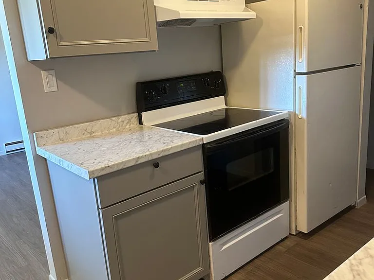 400 W Columbus Rd — Photo 2
