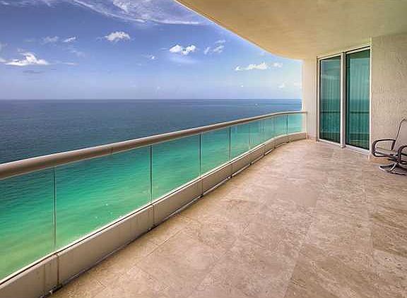 3rd image of 16051 Collins Ave APT 2703