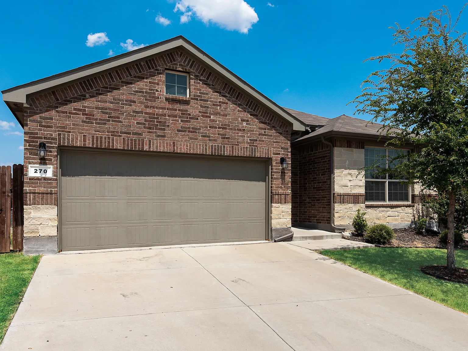 4 bed, 2189 sqft, $2,500 — Photo 2