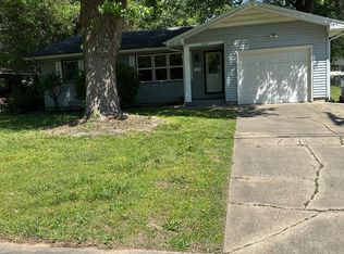 1228 S Cedarbrook Ave, Springfield, MO 65804