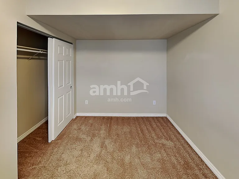 5252 S 4300 W — Photo 17