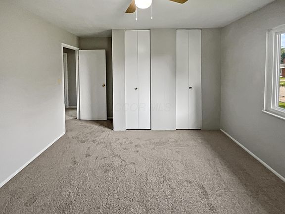 5th image of 3061 Thomas Ave