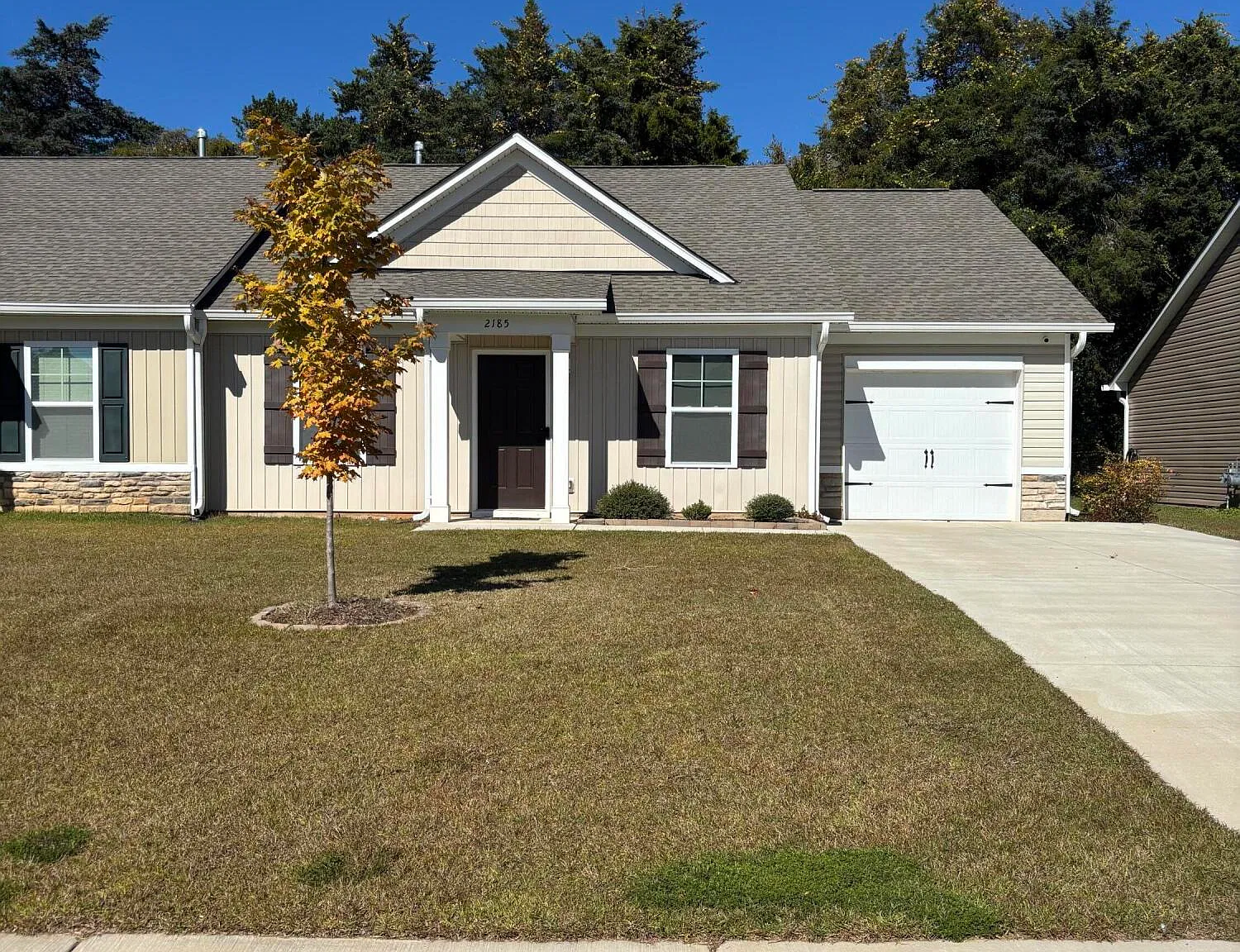 3 bed, 2.0 bath, 1368 sqft, $1,750 — Photo 1
