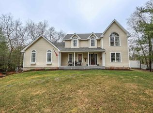 16 Gailor Ln, Hooksett, NH 03106