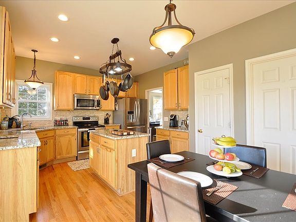 2nd image of 73 Country Manor Dr