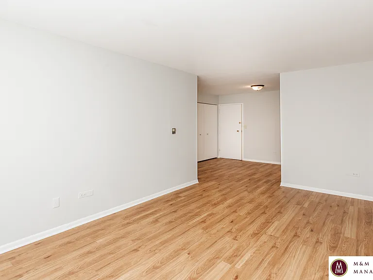 227 Des Plaines — Photo 7