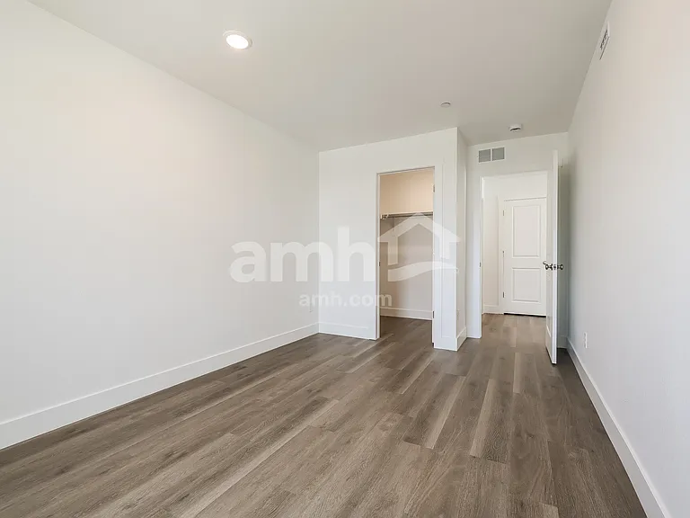 10253 Peoria Pkwy — Photo 14