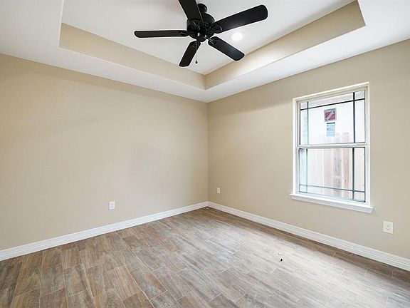 4th image of 1503 Avenue N