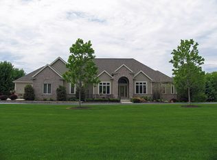 4055 Hawks Ridge Dr, Hubertus, WI 53033