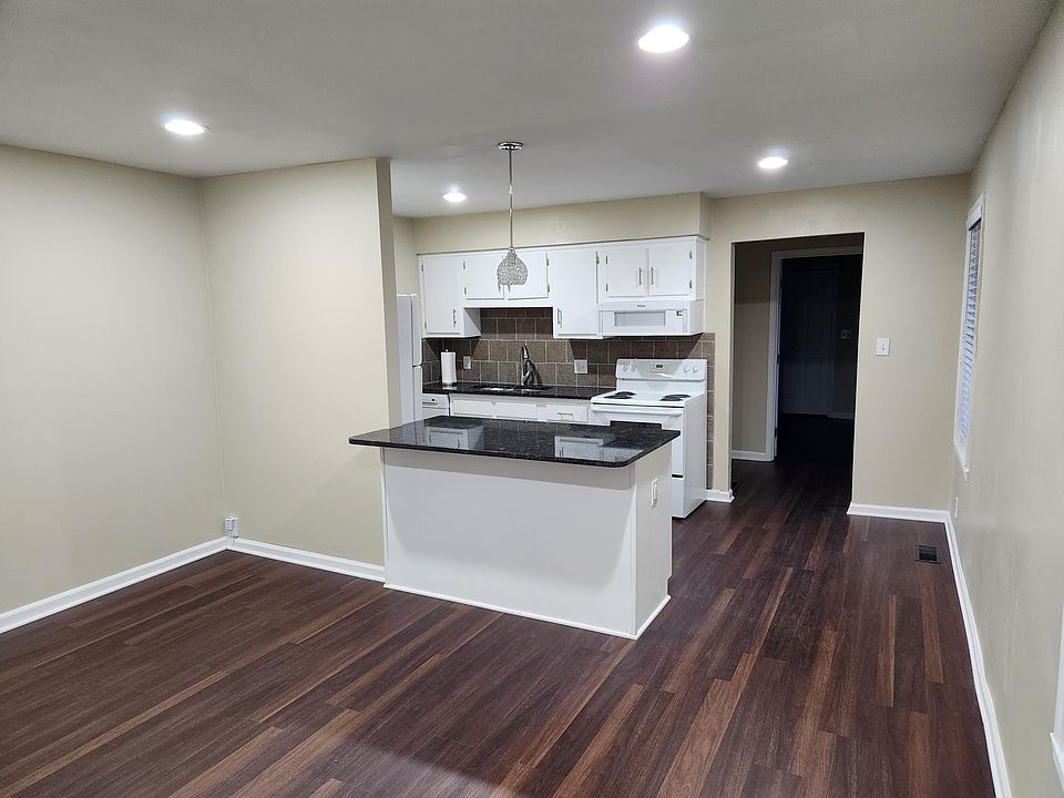 Living Room/Kitchen