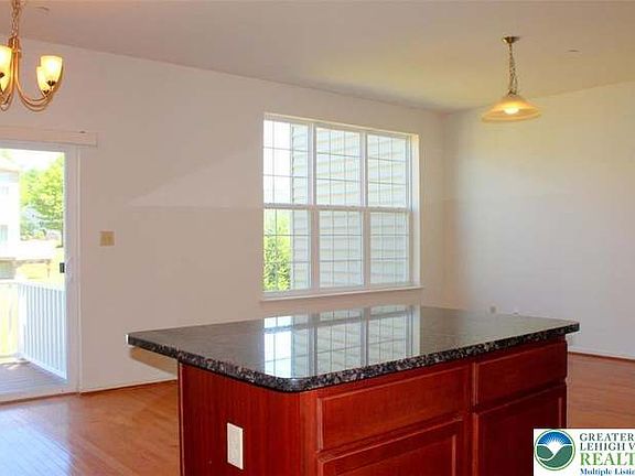 3rd image of 183 Redclover Ln