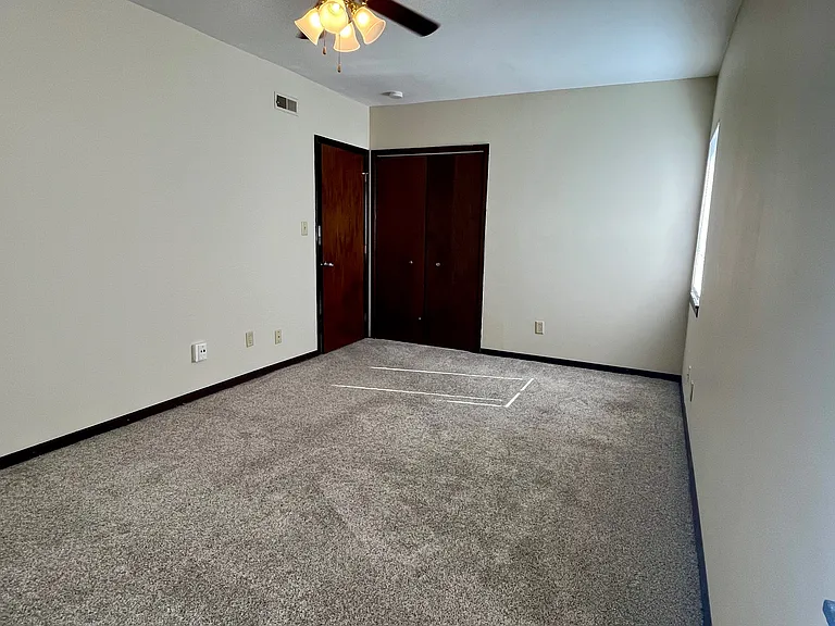 317 W Washington St #I — Photo 9