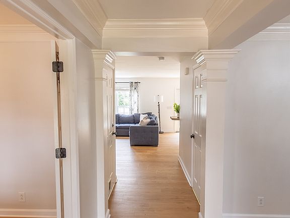5th image of 203 Camellia Ct