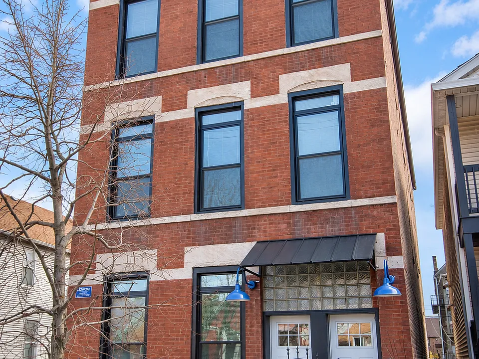 2117 W 18th St #2R