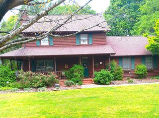 208 Evans Dr, Central, SC 29630