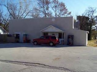 101 N 8th St, Sheldon, MO 64784