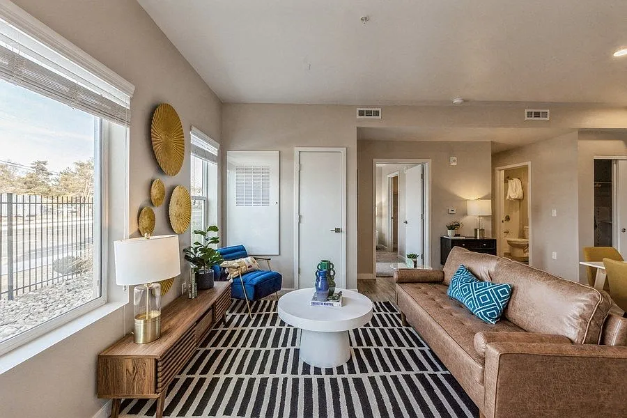 Parq Crossing Apartments — Photo 4